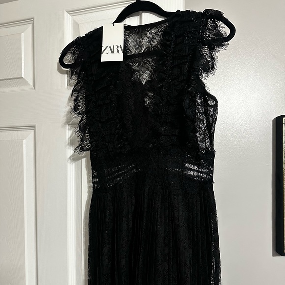 Elegant Black Lace Top - Picture 5 of 11